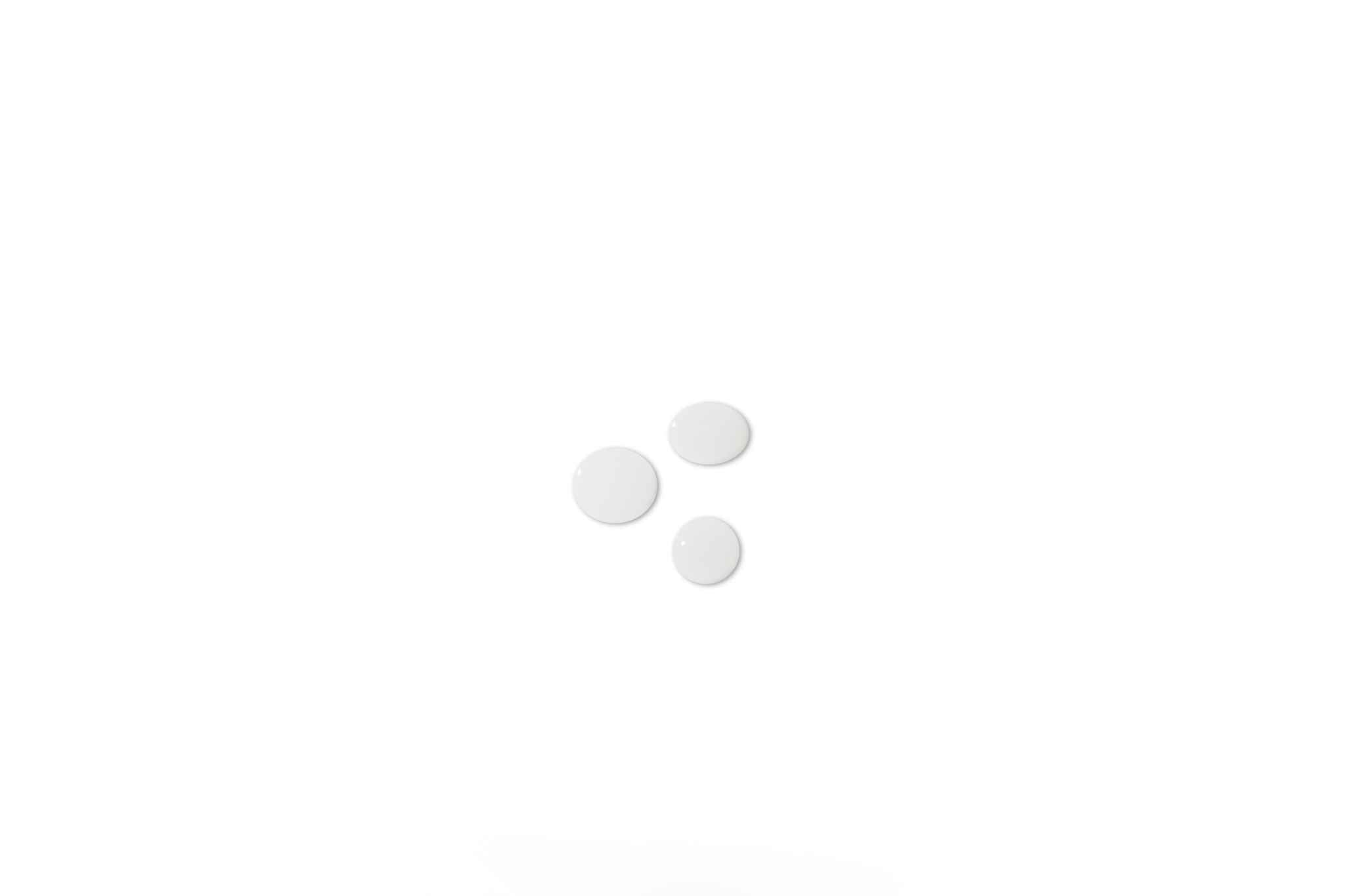 Edobio Fresh Balancing Toner droplets showcasing lightweight formulation.