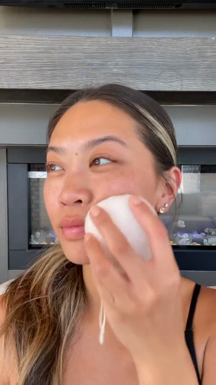 Shikohin Plant-Based Konjac Sponge exfoliating facial skin.